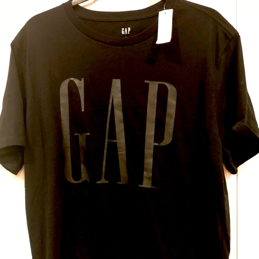 NWT Mens Gap T-shirt